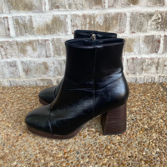 ASOS DESIGN Wide Fit Region leather mid-heel boots in black - Picture 5 of 6